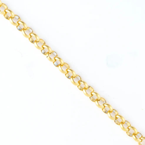 close-up of gold Waterproof Cable Chain Necklace