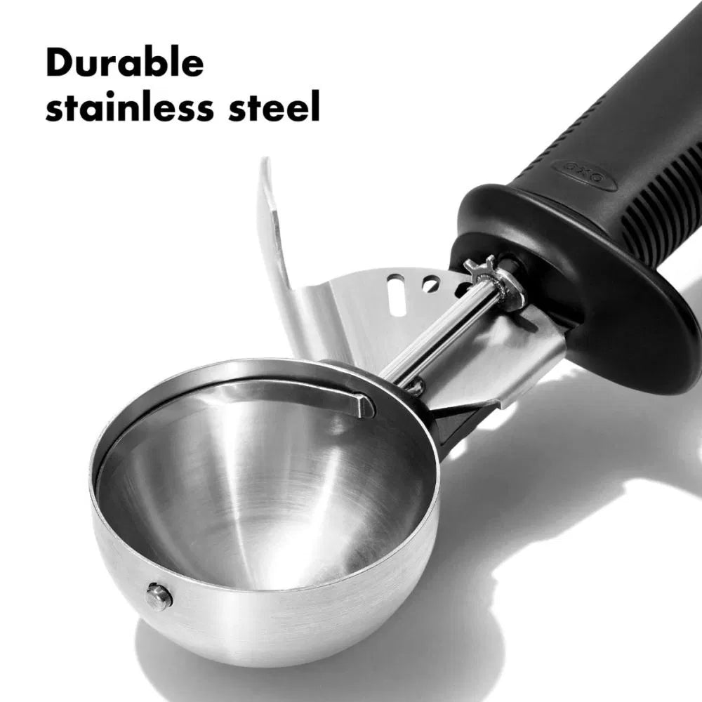 close-up of scooping head