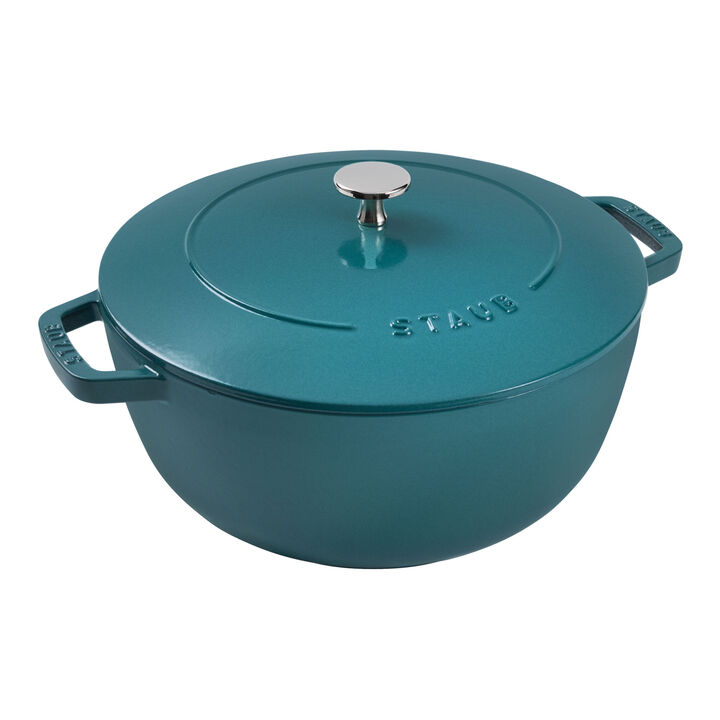 turquoise essential french oven Shown on a white background