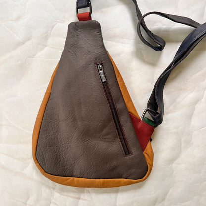 back view of roxi bag showing back zipped pocket.