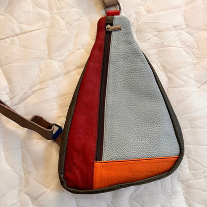 front view of sky roxi sling bag.