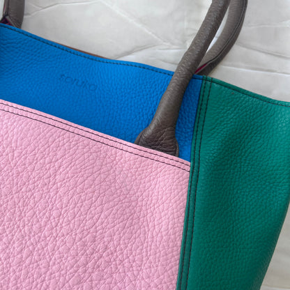 close-up of wildflower sitges tote