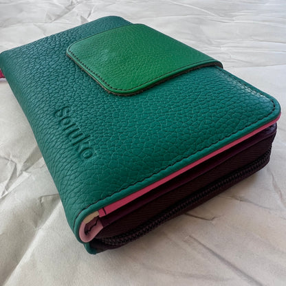 side view of green Beatrice Clutch