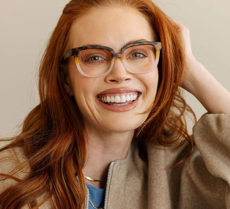 a person wearing the Athens glasses in color tortoise/blush