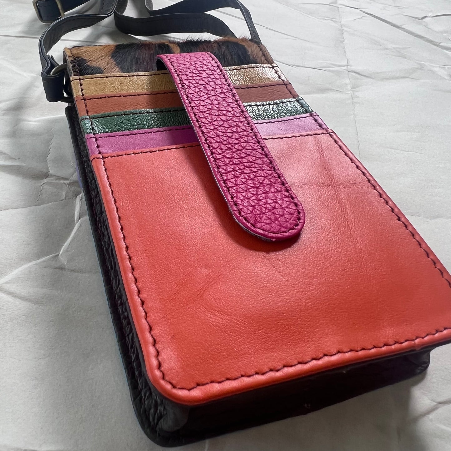 bottom view of Miley Phone Bag