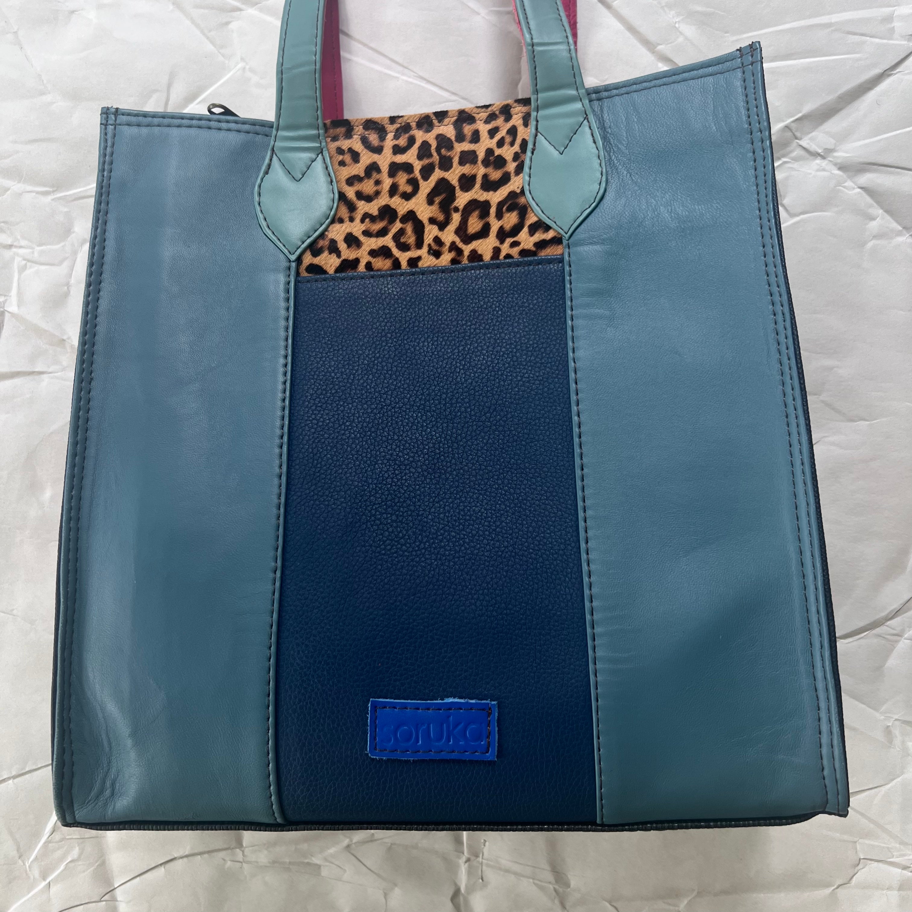 菫 Soruka - Giselle Tote, Peacock & Cranberry – Kitchen Store & More