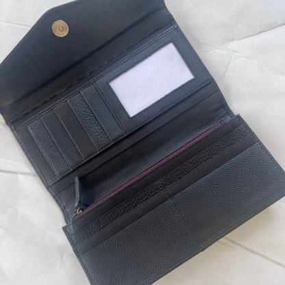 interior view of raven Judith Wallet