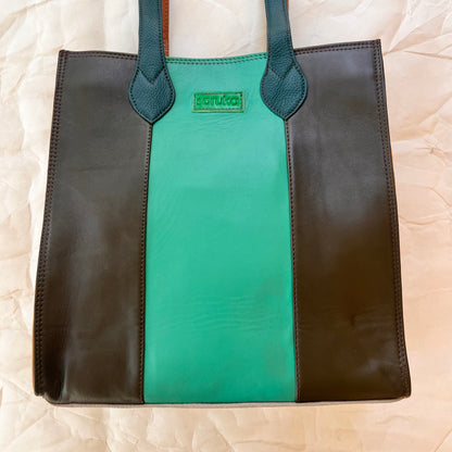 other side of Giselle tote.