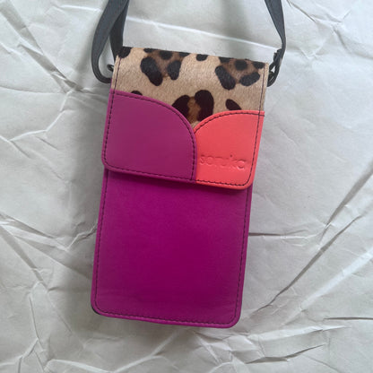 front of fuchsia Miley Phone Bag