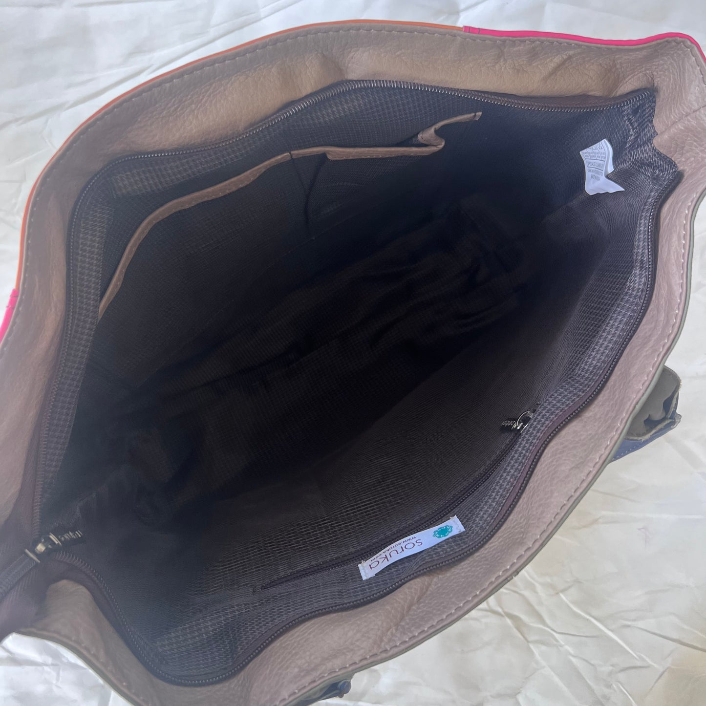 interior view of meadow sitges tote