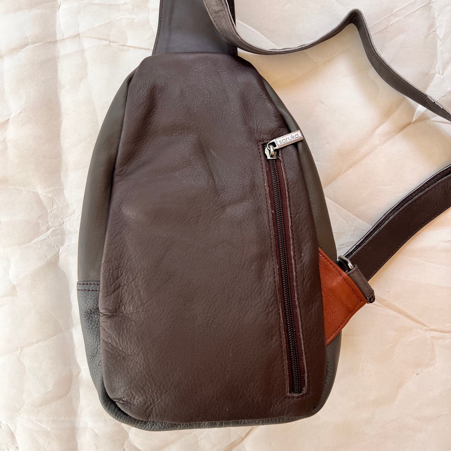 back view of Slate Gregg sling bag.