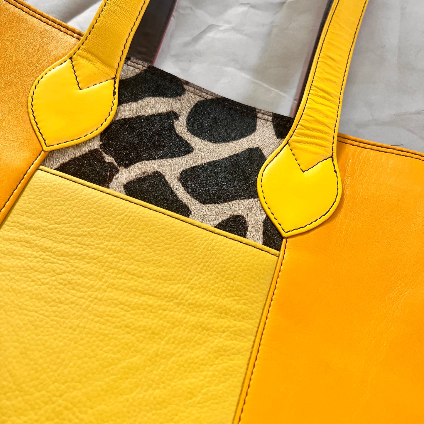 close-up of honey giselle tote.