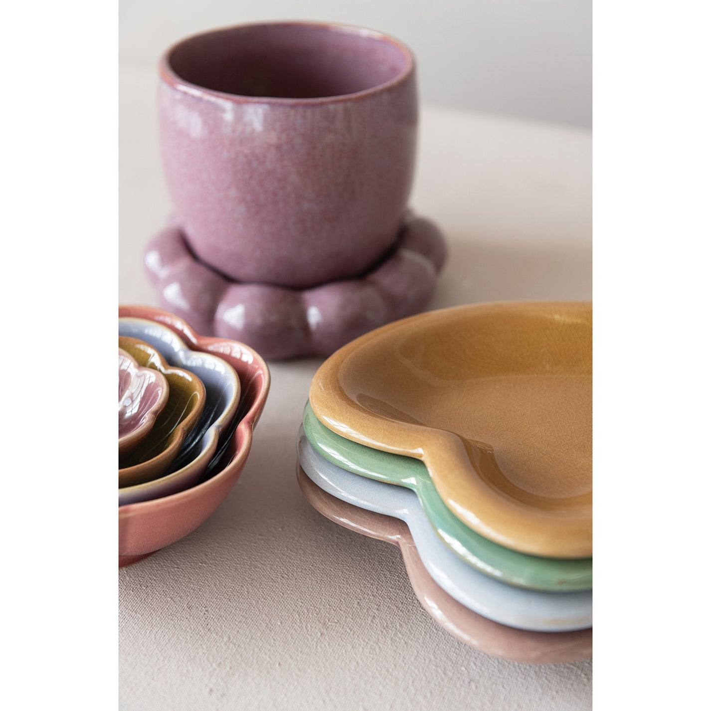 Hazel Mazel Hand-Painted Stoneware Serving Bowl Dolce Vita, White & Red main image 0