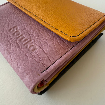 side view of trifold wallet