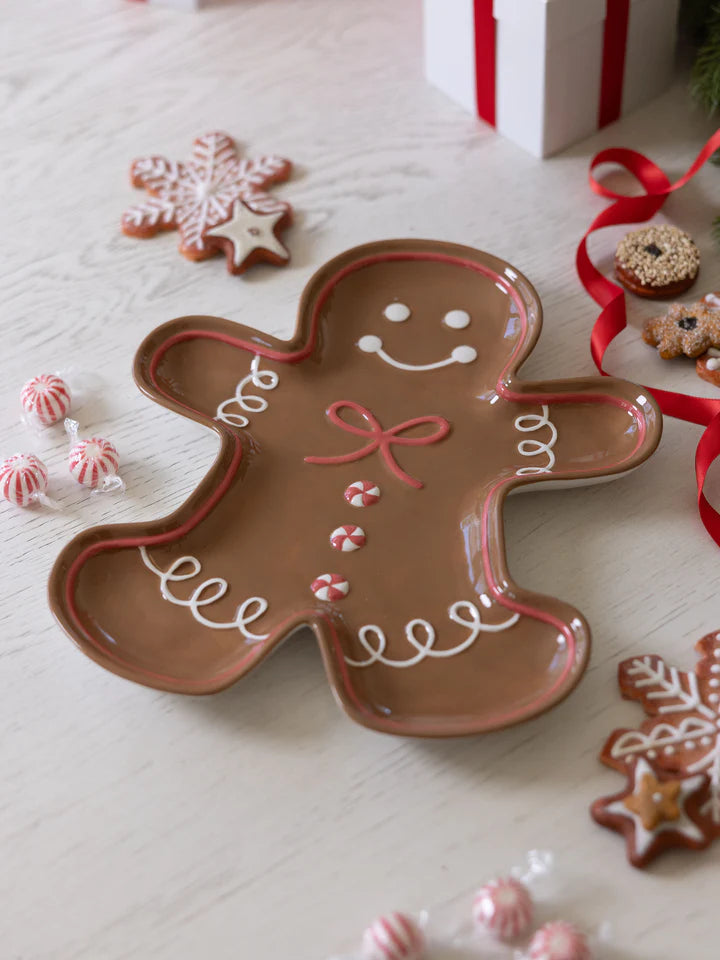 angled view of Gingerbread Man Platter.