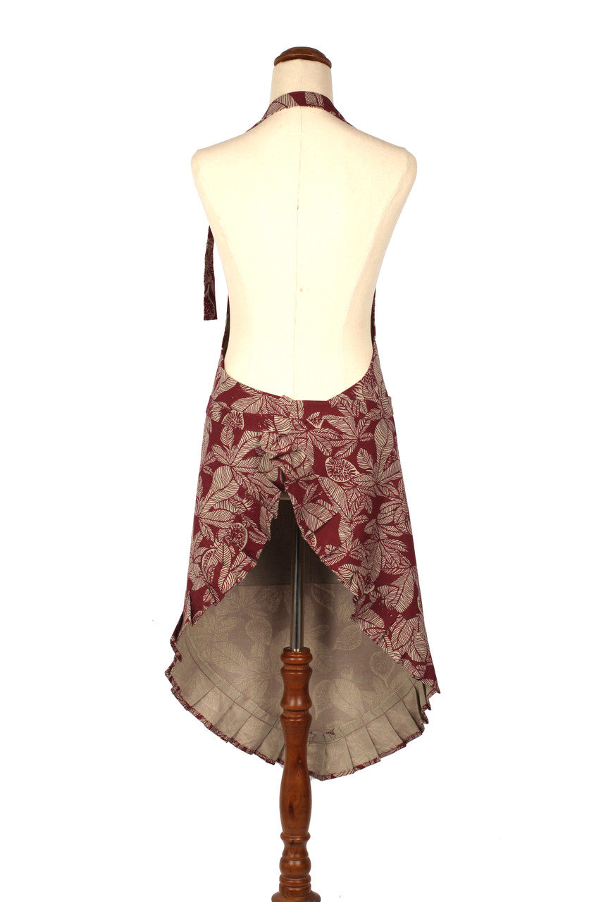 back view of ruby fig apron on a mannequin.