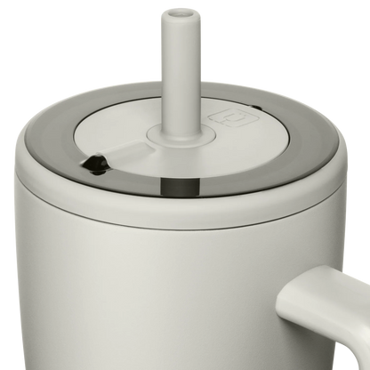 up close view of eras 40 oz tumbler lid in color dune