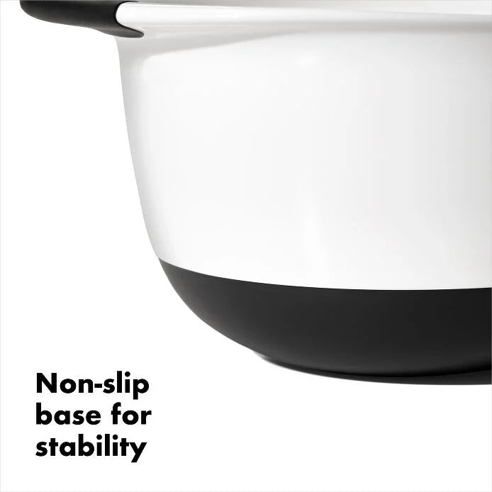 close-up up of non slip base on 5 Quart Mixing Bowl