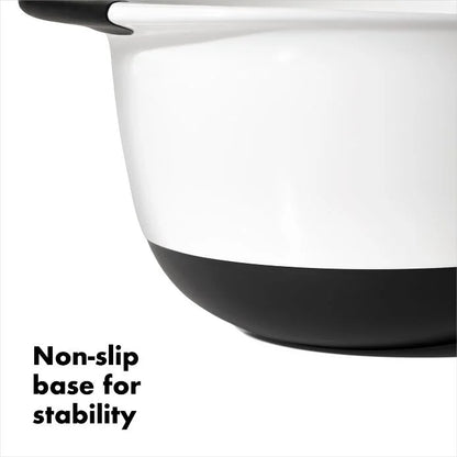 close-up up of non slip base on 5 Quart Mixing Bowl