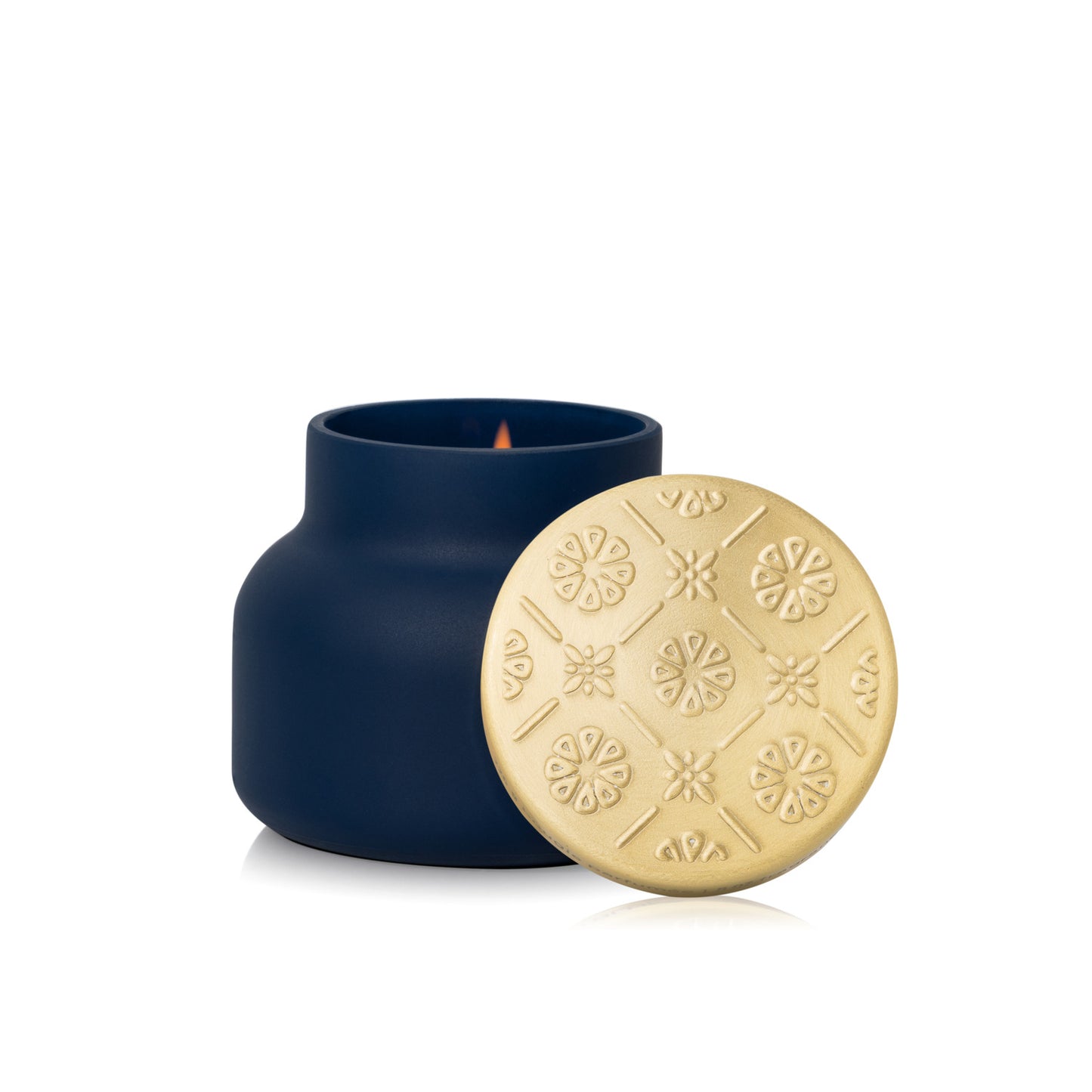 Volcano Artisan Terrazza Velluto Petite Candle with the lid in front on a white background