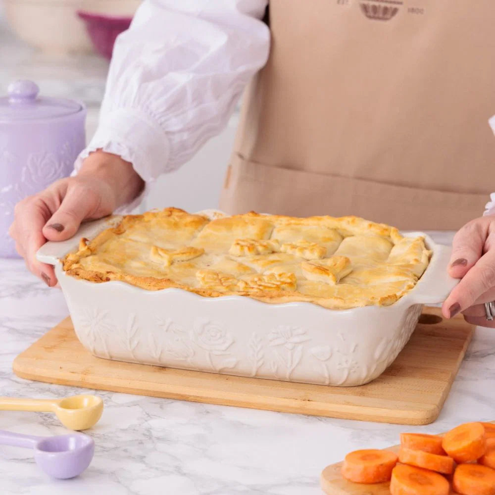 Mason Cash - In the Meadow Cream Rectangle Baker, Medium