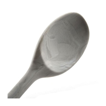 close-up of spoon head.