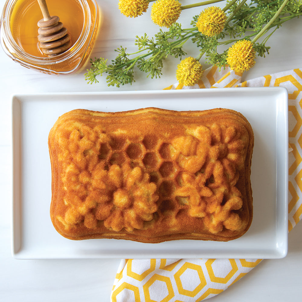 NordicWare - Honeycomb Pull-Apart Cakelet Pan – Kitchen Store & More