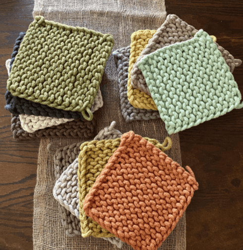  Mud Pie Pastel Crochet Pot Holder Set, Pink, 8 x 8 : Home &  Kitchen