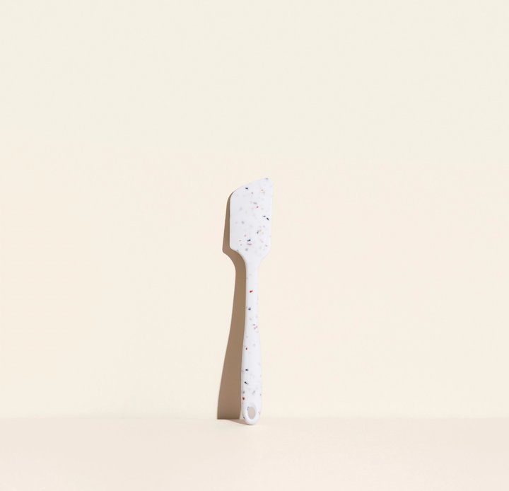 the barcelona ultimate spatula on a pale pink background