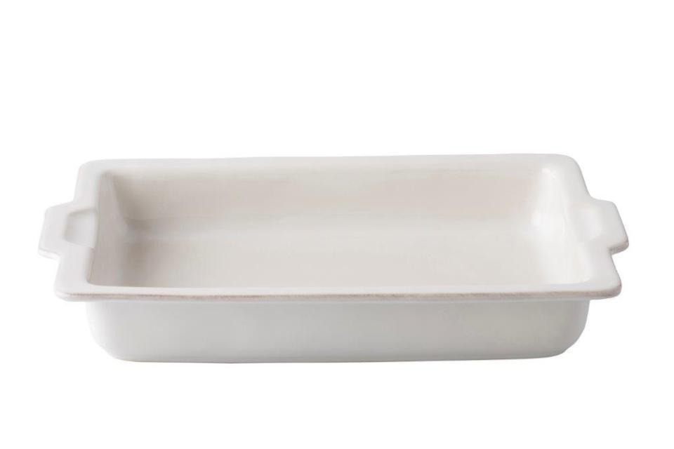 puro rectangle baking dish on a white background