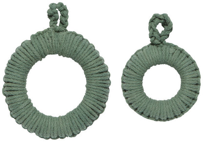 large and small green trivets.